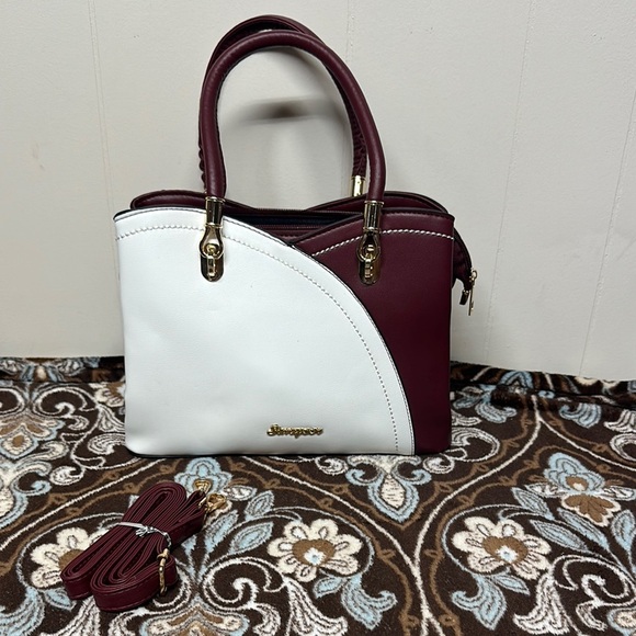 Chic Brown and White Crossbody Bag with Structured Design - Picture 1 of 13